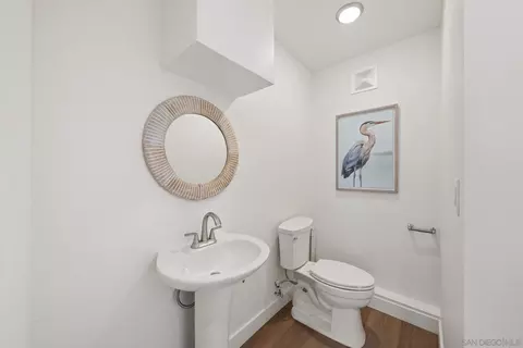 Bath - 1503 Laurel Rd, Oceanside, CA 92054 photo 5 of 5