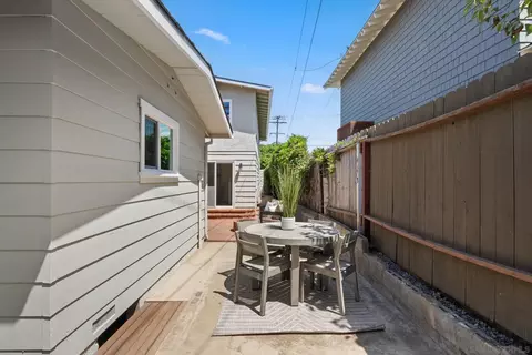 Exterior - 1503 Laurel Rd, Oceanside, CA 92054 photo 4 of 12
