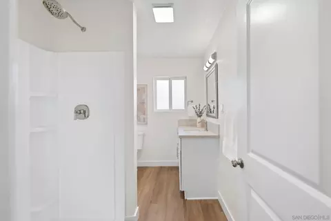Bath - 1503 Laurel Rd, Oceanside, CA 92054 photo 1 of 5