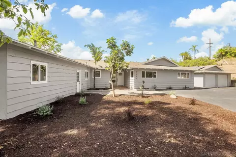 9484-86 La Cuesta Dr, La Mesa, CA 91941
