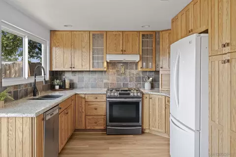 Kitchen - 9256 Allano Way, Santee, CA 92071 photo 2 of 3
