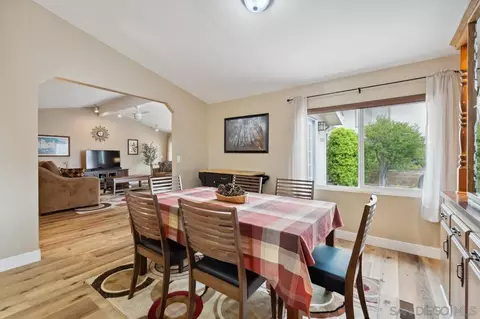 Dining - 1831 Nova Gln, Escondido, CA 92026 photo 5 of 6