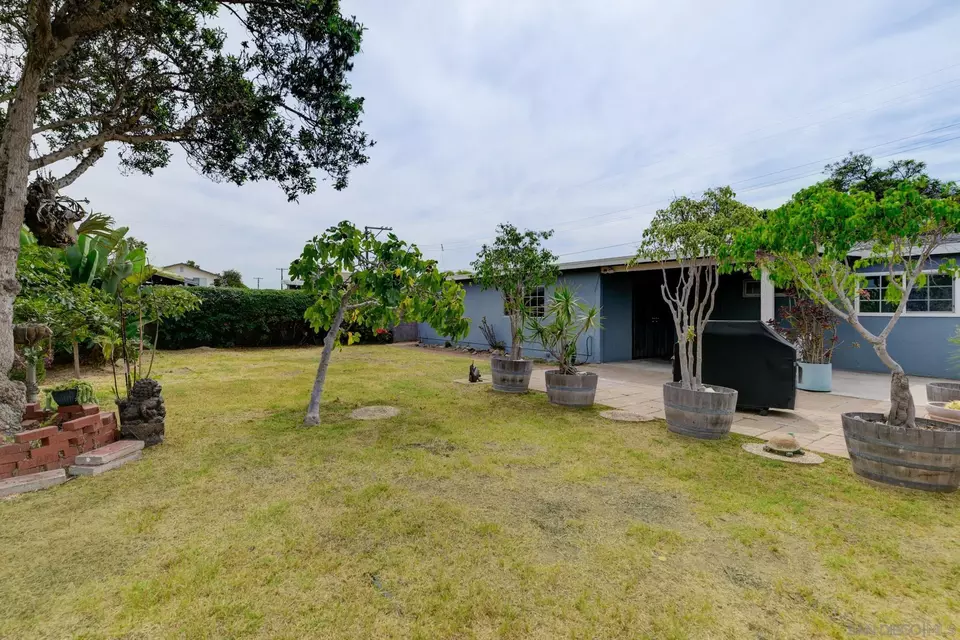 Exterior - 5111 Roscrea Ave, San Diego, CA 92117 photo 5 of 7