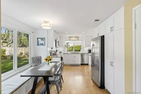 Kitchen - 1655 Splitrail Dr, Encinitas, CA 92024 photo 2 of 3