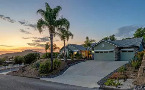 Exterior - 14510 Red Hawk Ln, Poway, CA 92064 photo 3 of 8