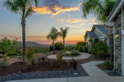Exterior - 14510 Red Hawk Ln, Poway, CA 92064 photo 6 of 8