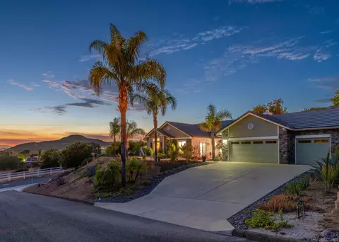 Exterior - 14510 Red Hawk Ln, Poway, CA 92064 photo 2 of 8