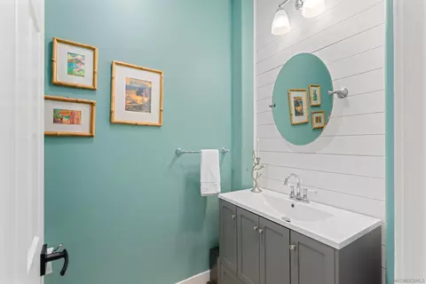 Bath - 14510 Red Hawk Ln, Poway, CA 92064 photo 7 of 7