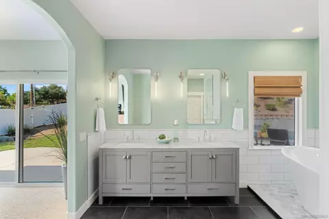 Bath - 14510 Red Hawk Ln, Poway, CA 92064 photo 3 of 7