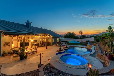 14510 Red Hawk Ln, Poway, CA 92064