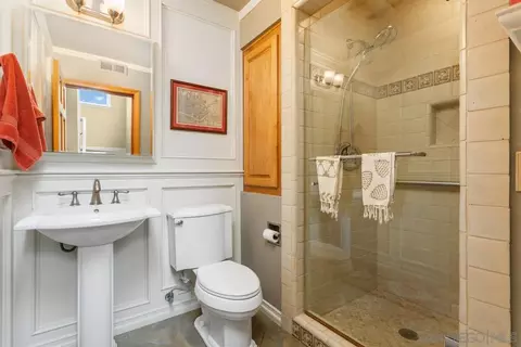 Bath - 457 Arden Dr, Encinitas, CA 92024 photo 1 of 5