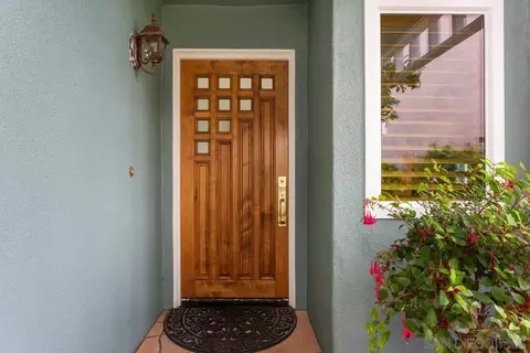 Entry Way - 457 Arden Dr, Encinitas, CA 92024 photo 1 of 2
