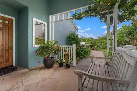 Exterior - 457 Arden Dr, Encinitas, CA 92024 photo 4 of 10