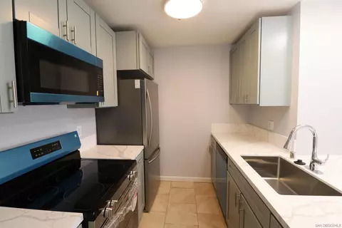 4041 Oakcrest Dr #105, San Diego, CA 92105