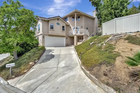 2106 Zachary Gln, Escondido, CA 92027