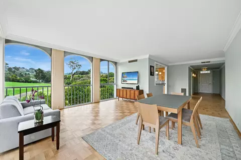 Dining - 1001 Genter St #2A, La Jolla, CA 92037 photo 1 of 2