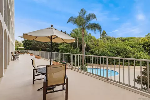 Exterior - 1001 Genter St #2A, La Jolla, CA 92037 photo 3 of 3