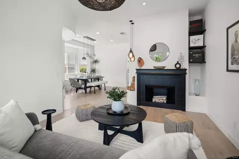Living - 1042 Alexandra Ln, Encinitas, CA 92024 photo 1 of 4