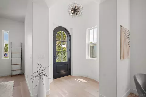 Entry Way - 1042 Alexandra Ln, Encinitas, CA 92024 photo 2 of 3