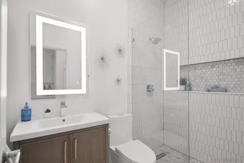 Bath - 1042 Alexandra Ln, Encinitas, CA 92024 photo 1 of 4
