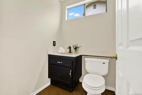 Bath - 2364 Oakridge Pl, Escondido, CA 92026 photo 1 of 5