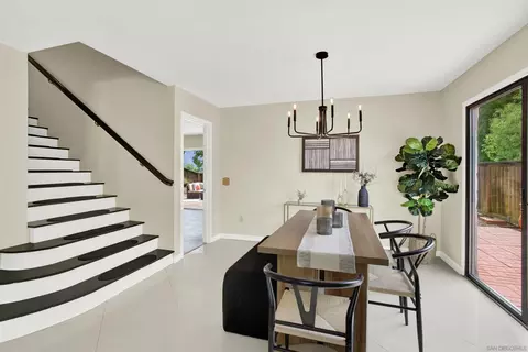 Dining - 2364 Oakridge Pl, Escondido, CA 92026 photo 3 of 4