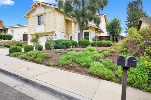 Exterior - 2364 Oakridge Pl, Escondido, CA 92026 photo 2 of 13