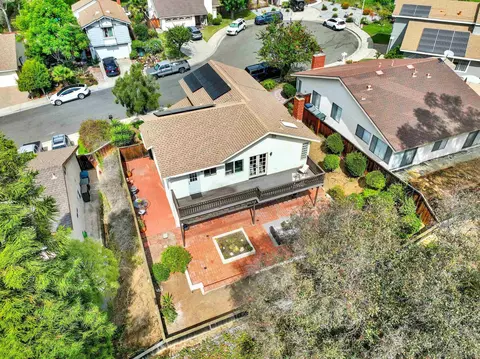 View/Area - 2364 Oakridge Pl, Escondido, CA 92026 photo 2 of 8