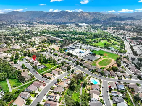 View/Area - 2364 Oakridge Pl, Escondido, CA 92026 photo 7 of 8