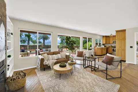 Living - 2364 Oakridge Pl, Escondido, CA 92026 photo 7 of 8