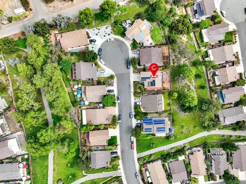View/Area - 2364 Oakridge Pl, Escondido, CA 92026 photo 4 of 8