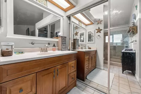 Bath - 12515 Leyendekker Rd, Lakeside, CA 92040 photo 4 of 4