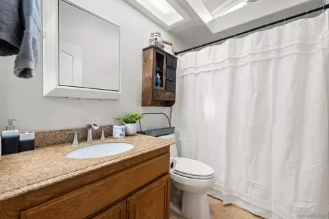 Bath - 12515 Leyendekker Rd, Lakeside, CA 92040 photo 1 of 4