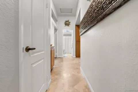 Entry Way - 12515 Leyendekker Rd, Lakeside, CA 92040 photo 4 of 6