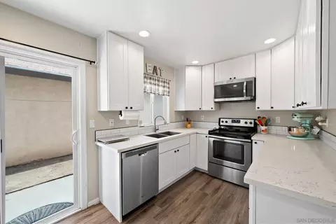 Kitchen - 9560 Frank Way, Santee, CA 92071 photo 1 of 5