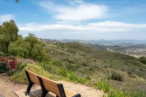 View/Area - 2133 View Crest Gln, Escondido, CA 92026 photo 4 of 4