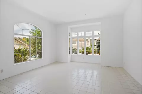 Living - 2133 View Crest Gln, Escondido, CA 92026 photo 1 of 5