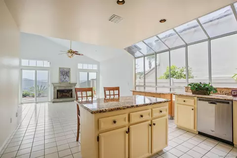 Kitchen - 2133 View Crest Gln, Escondido, CA 92026 photo 1 of 3