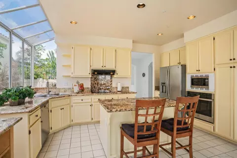 Kitchen - 2133 View Crest Gln, Escondido, CA 92026 photo 2 of 3