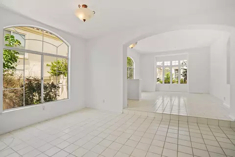 Living - 2133 View Crest Gln, Escondido, CA 92026 photo 3 of 5