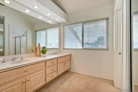 Bath - 5002 Mycenae Way, Oceanside, CA 92056 photo 4 of 4