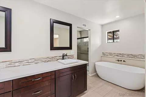 Bath - 2891 Highlands Blvd, Spring Valley, CA 91977 photo 5 of 6