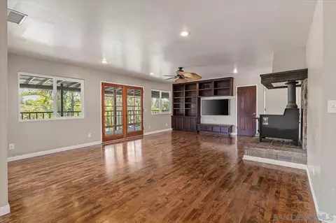 Living - 2891 Highlands Blvd, Spring Valley, CA 91977 photo 5 of 7