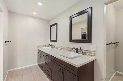 Bath - 2891 Highlands Blvd, Spring Valley, CA 91977 photo 4 of 6