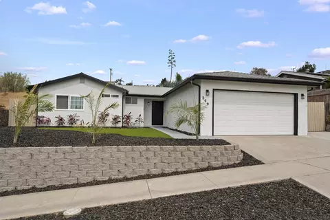 249 Meadowbrook Dr, San Diego, CA 92114