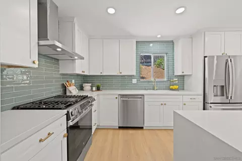 Kitchen - 9117 Heatherdale St, Santee, CA 92071 photo 2 of 4