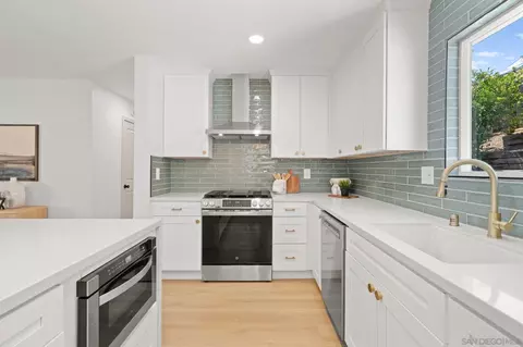 Kitchen - 9117 Heatherdale St, Santee, CA 92071 photo 3 of 4