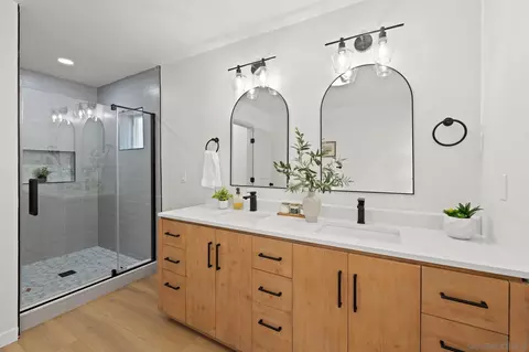Bath - 9117 Heatherdale St, Santee, CA 92071 photo 2 of 5