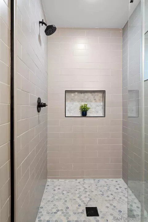 Bath - 9117 Heatherdale St, Santee, CA 92071 photo 3 of 5