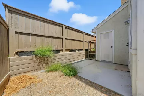 2256 Kings View Cir, Spring Valley, CA 91977 photo 24